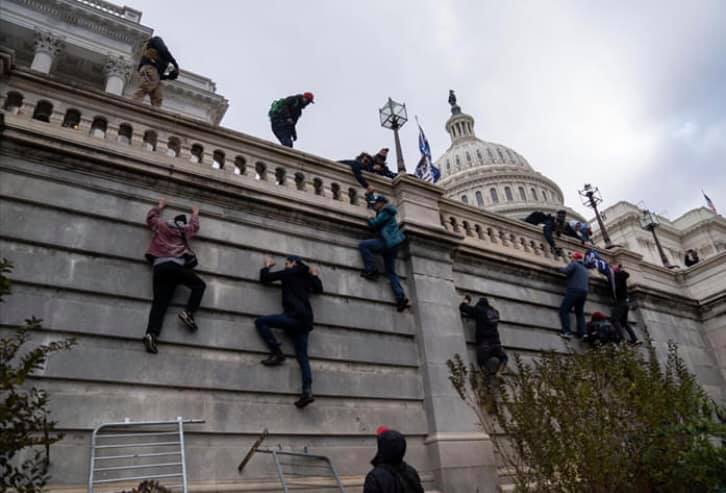 Rioters breach the Capitol Insurrection 01 06 20 